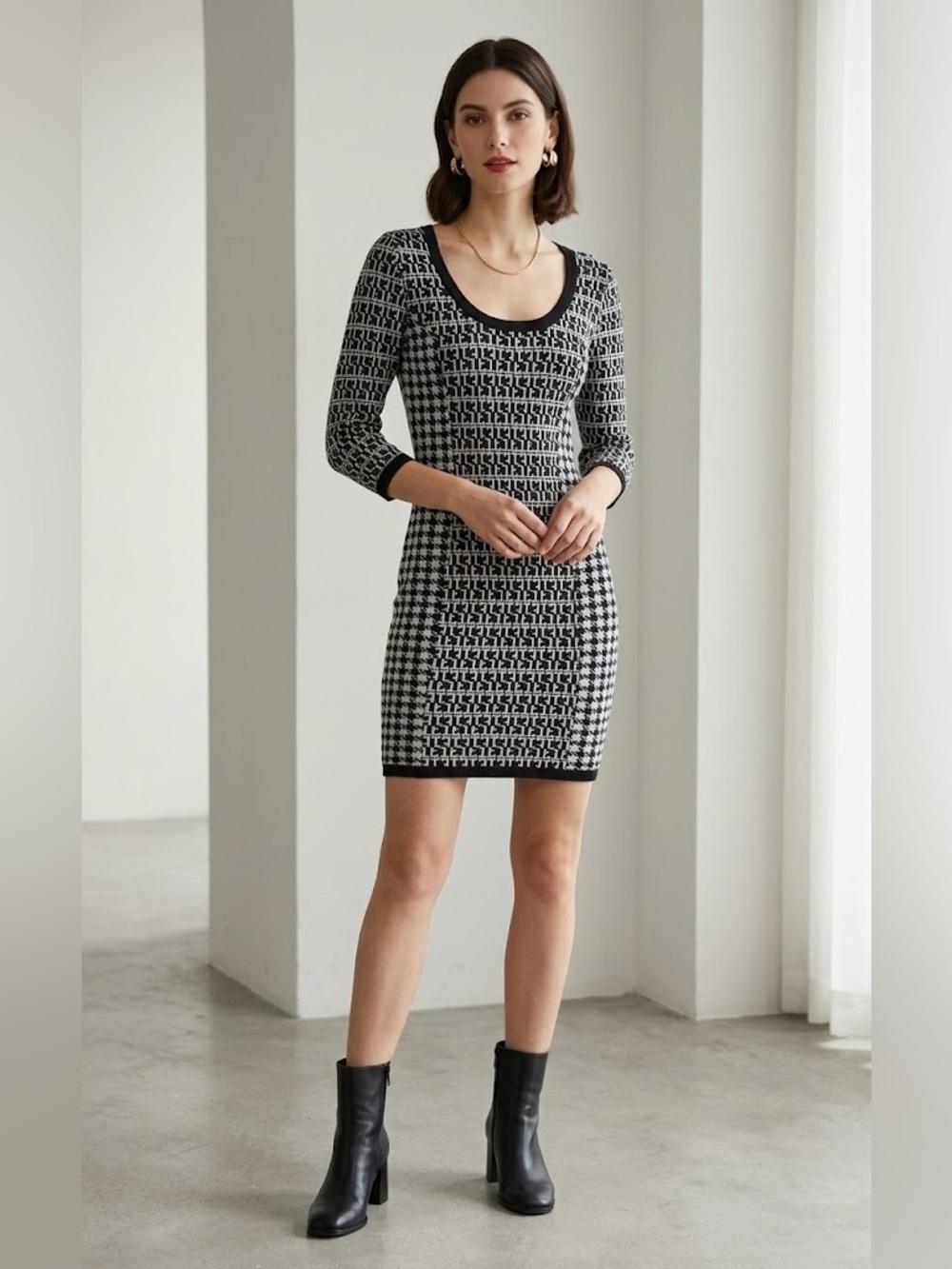 T/O Sweater Black & White Geometric Houndstooth Knit Sweater Dress